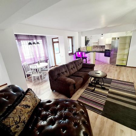 R.O.S.E. Apartment คอนสตันซา ภายนอก รูปภาพ