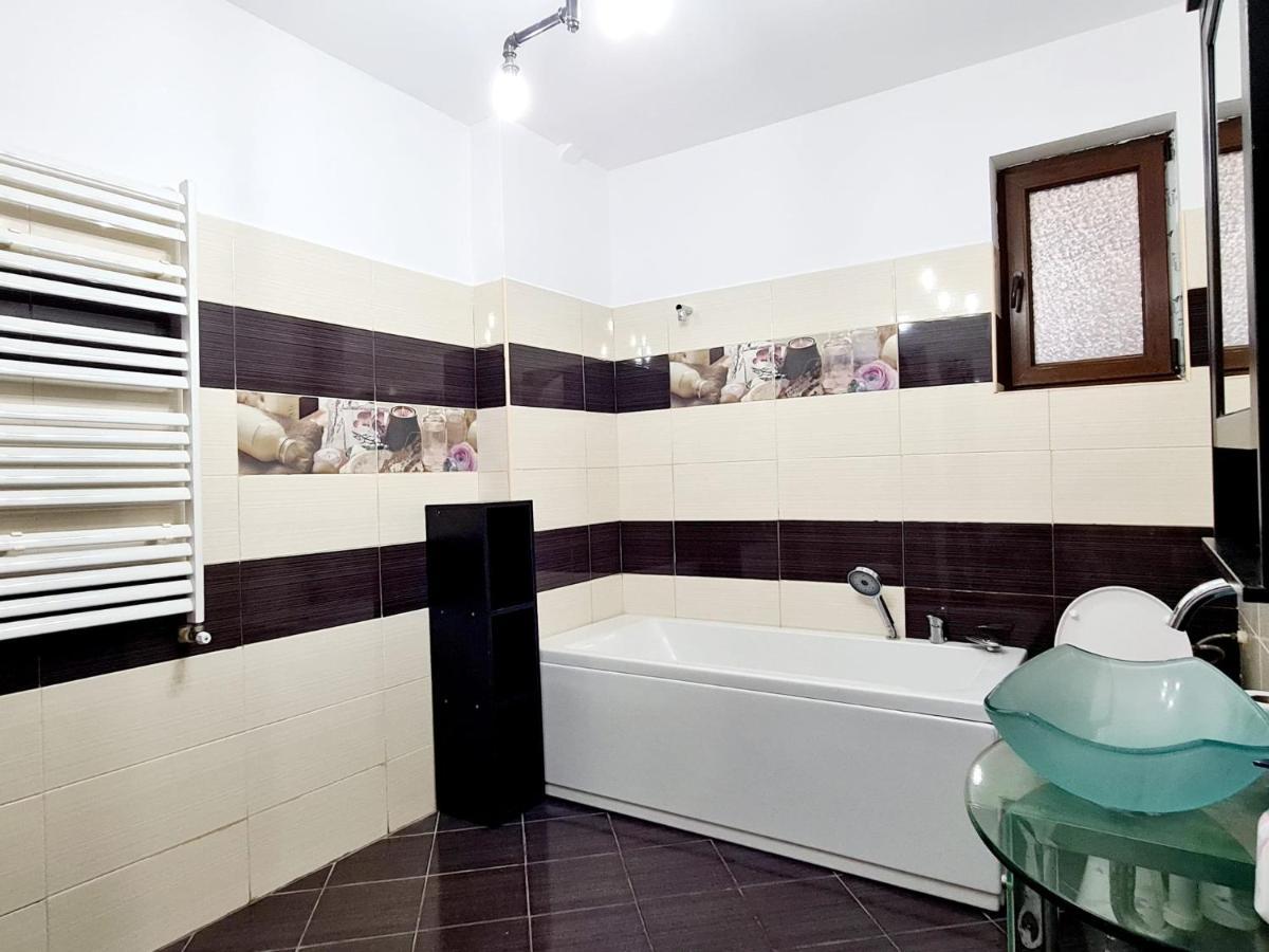 R.O.S.E. Apartment คอนสตันซา ภายนอก รูปภาพ