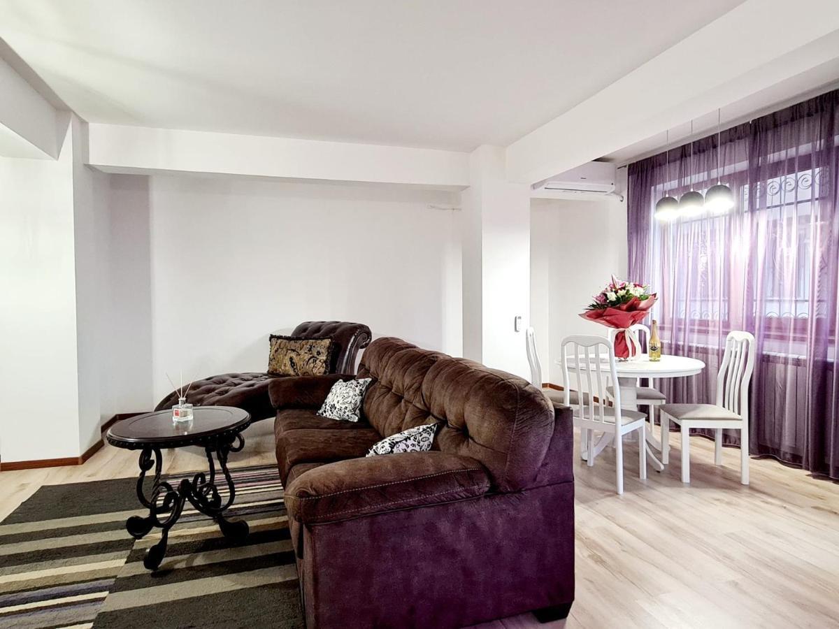 R.O.S.E. Apartment คอนสตันซา ภายนอก รูปภาพ