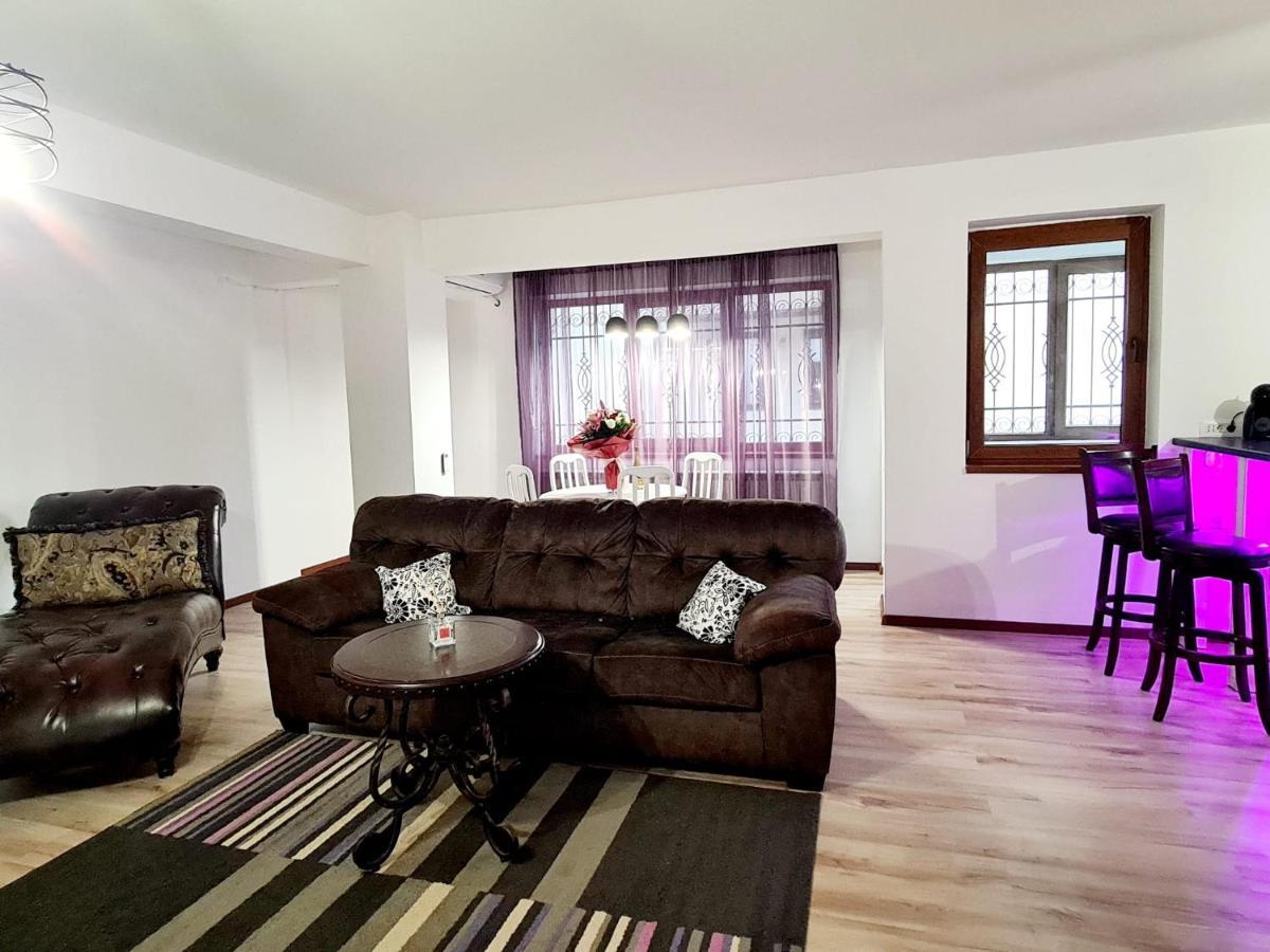 R.O.S.E. Apartment คอนสตันซา ภายนอก รูปภาพ